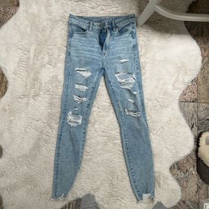 Distressed skinny jeans